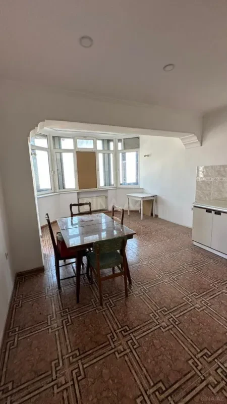 Satılır 3 otaqlı mənzil 140 m²