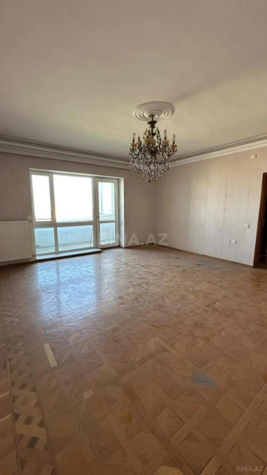 Satılır 3 otaqlı mənzil 140 m²