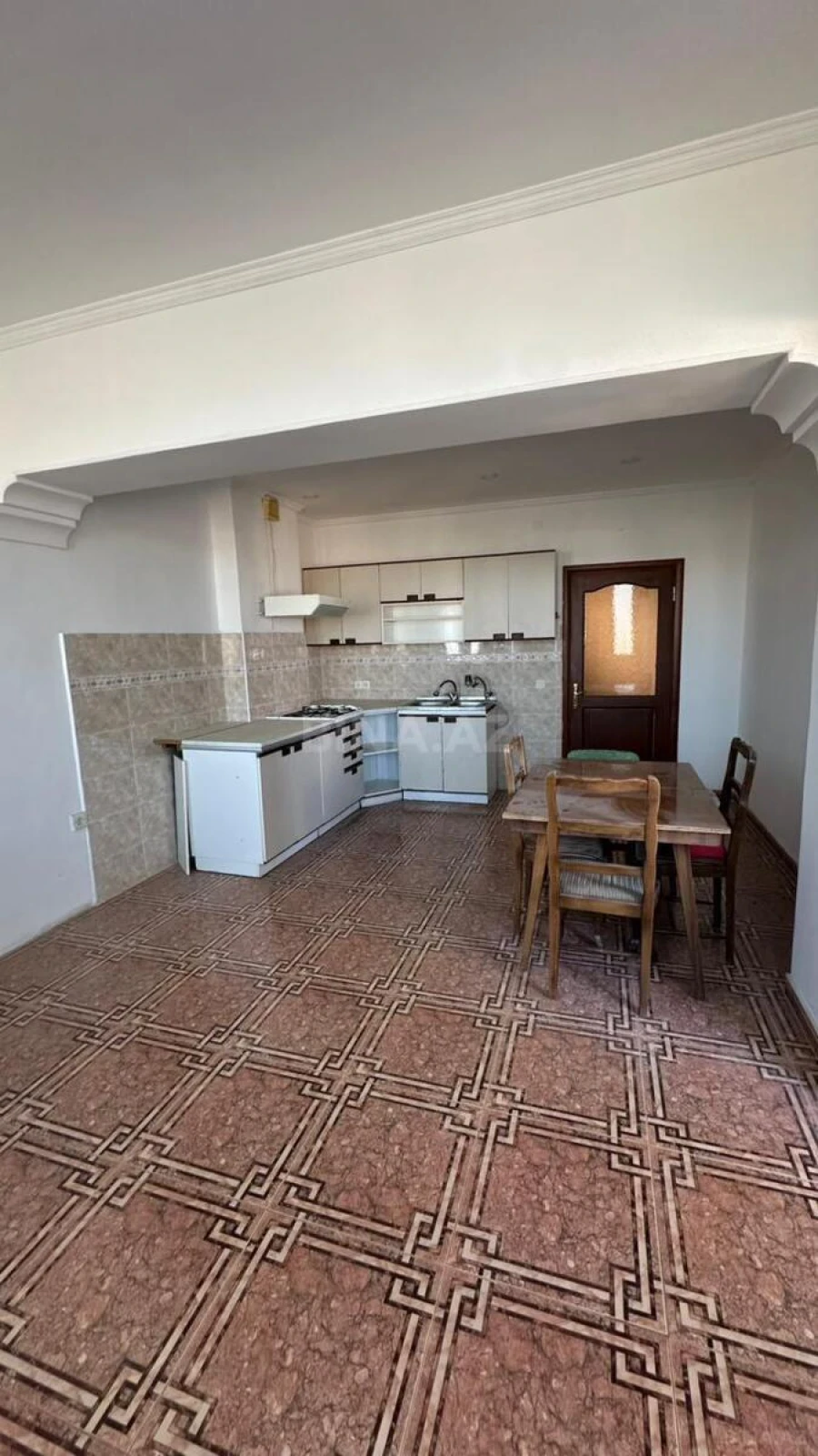 Satılır 3 otaqlı mənzil 140 m²