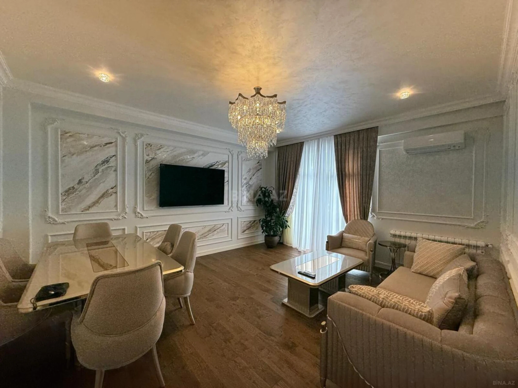 Satılır 4 otaqlı mənzil 160 m²