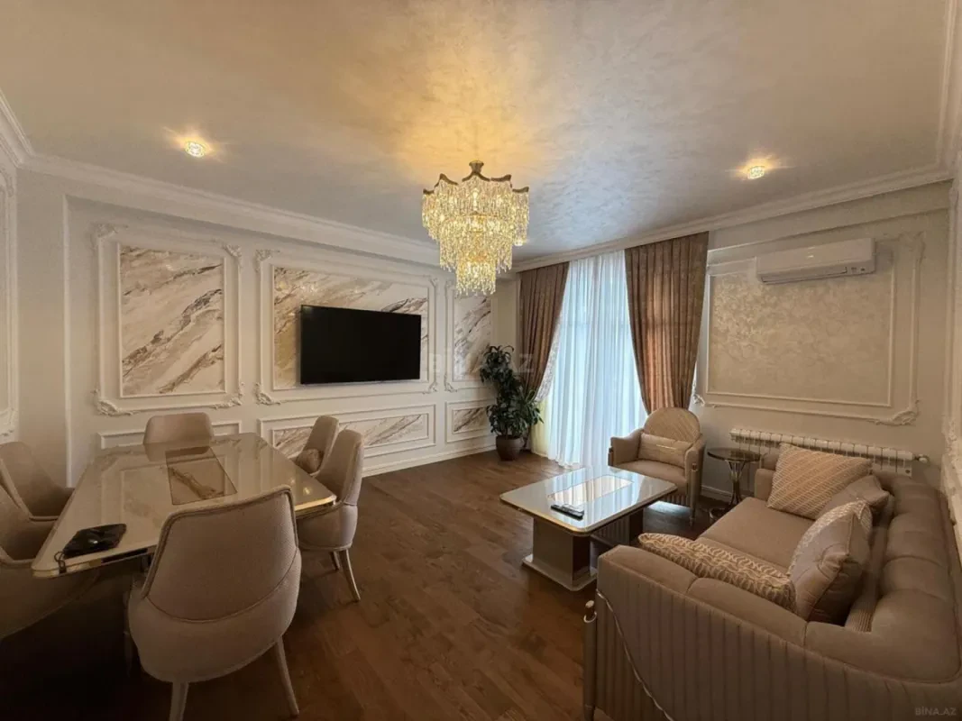 Satılır 4 otaqlı mənzil 160 m²
