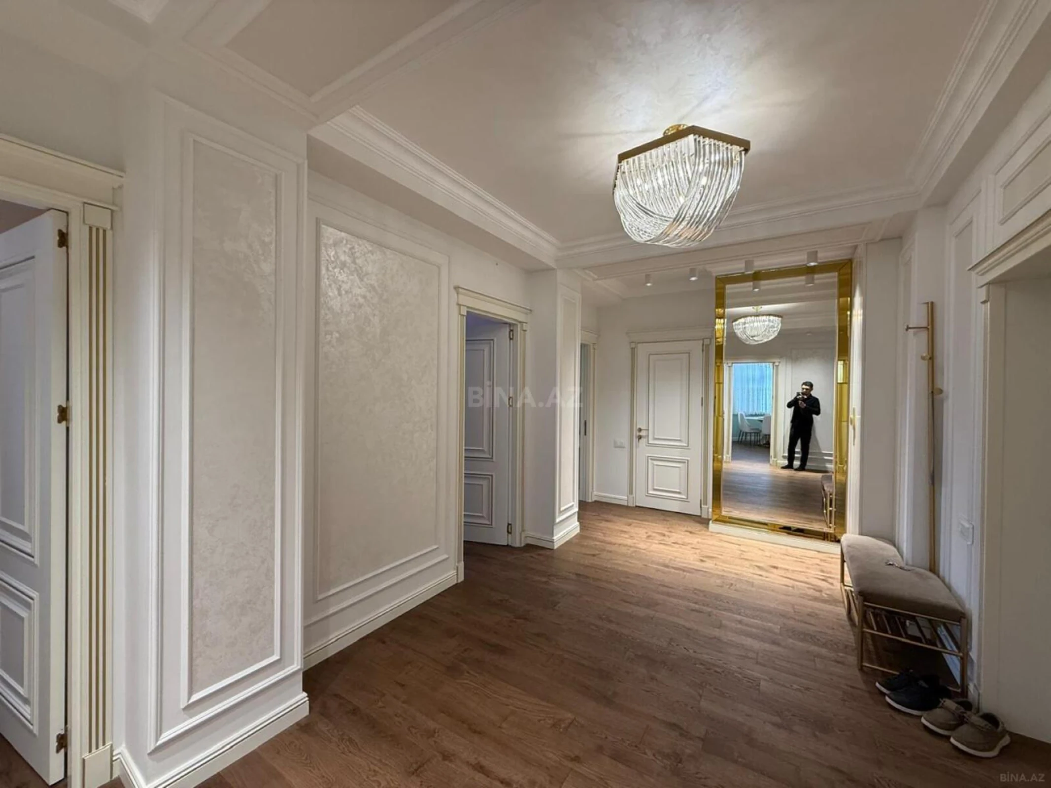 Satılır 4 otaqlı mənzil 160 m²