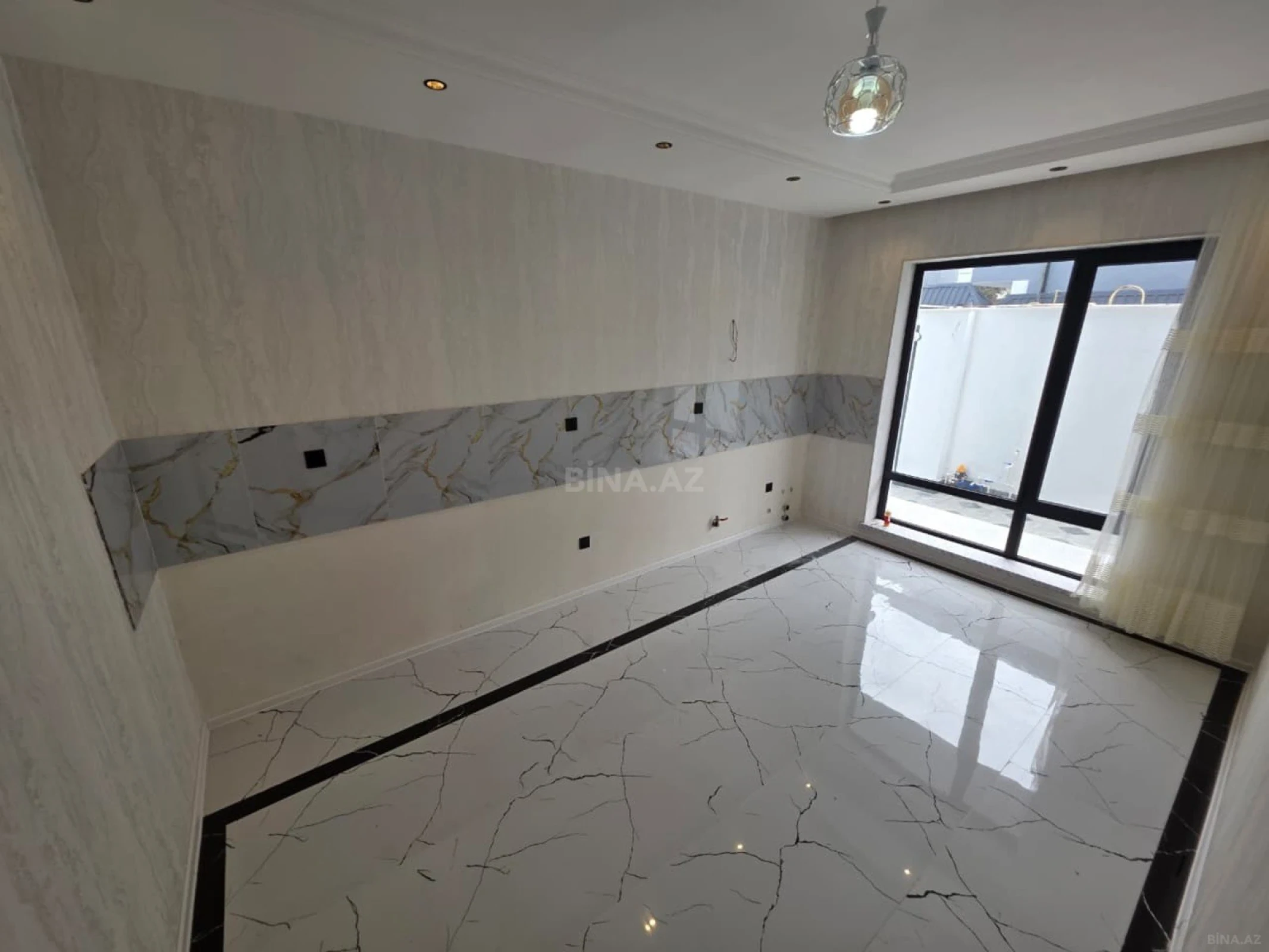 Satılır 4 otaqlı həyət evi 165 m²