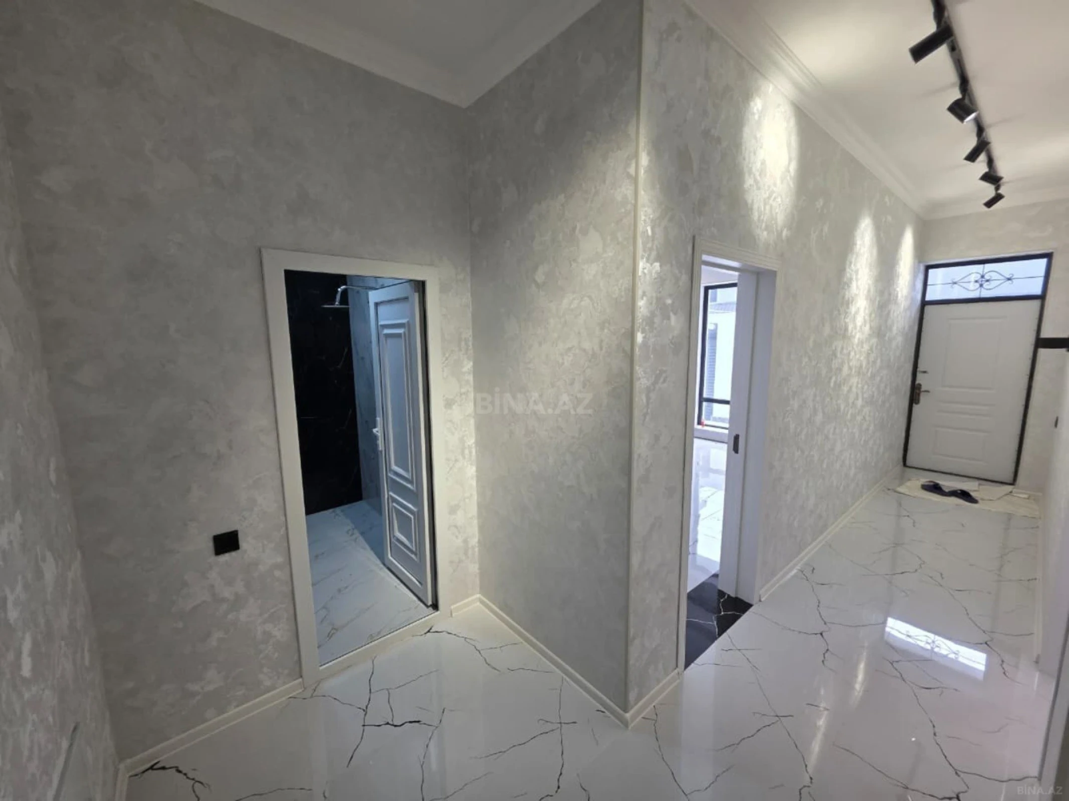 Satılır 4 otaqlı həyət evi 165 m²