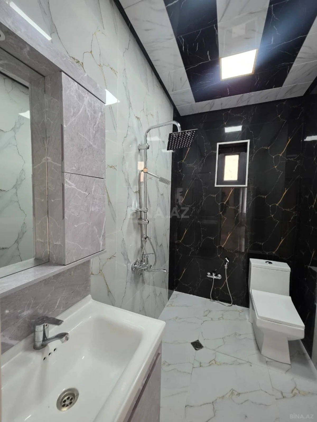 Satılır 4 otaqlı həyət evi 165 m²