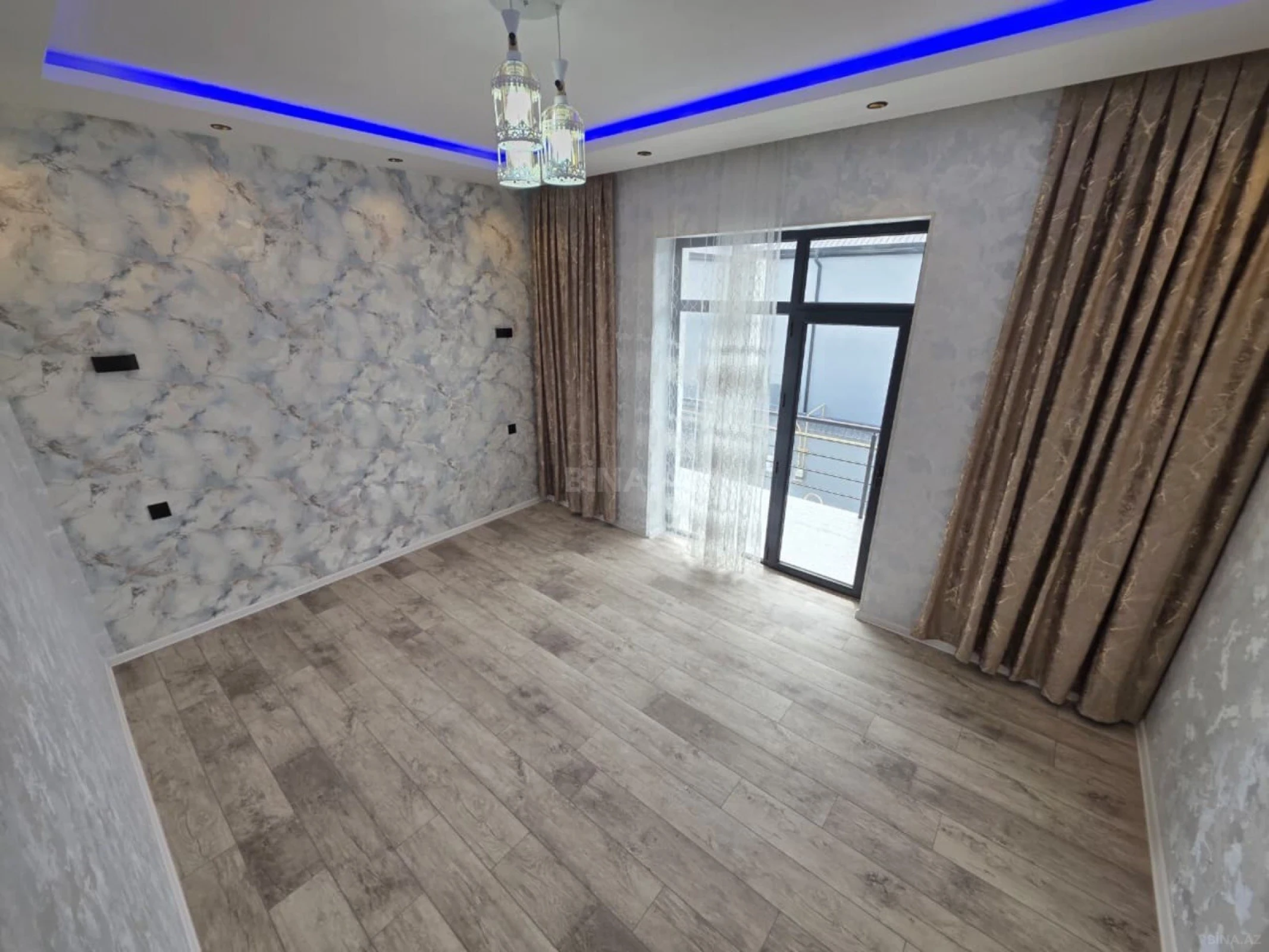 Satılır 4 otaqlı həyət evi 165 m²