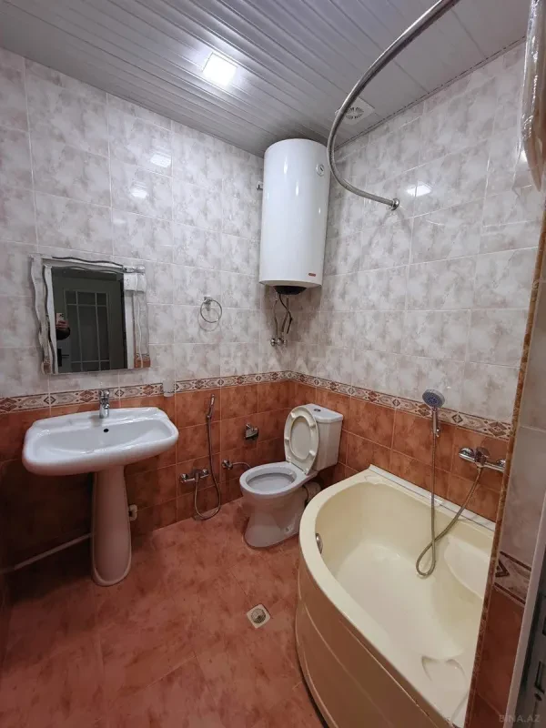 Satılır 3 otaqlı mənzil 110 m²