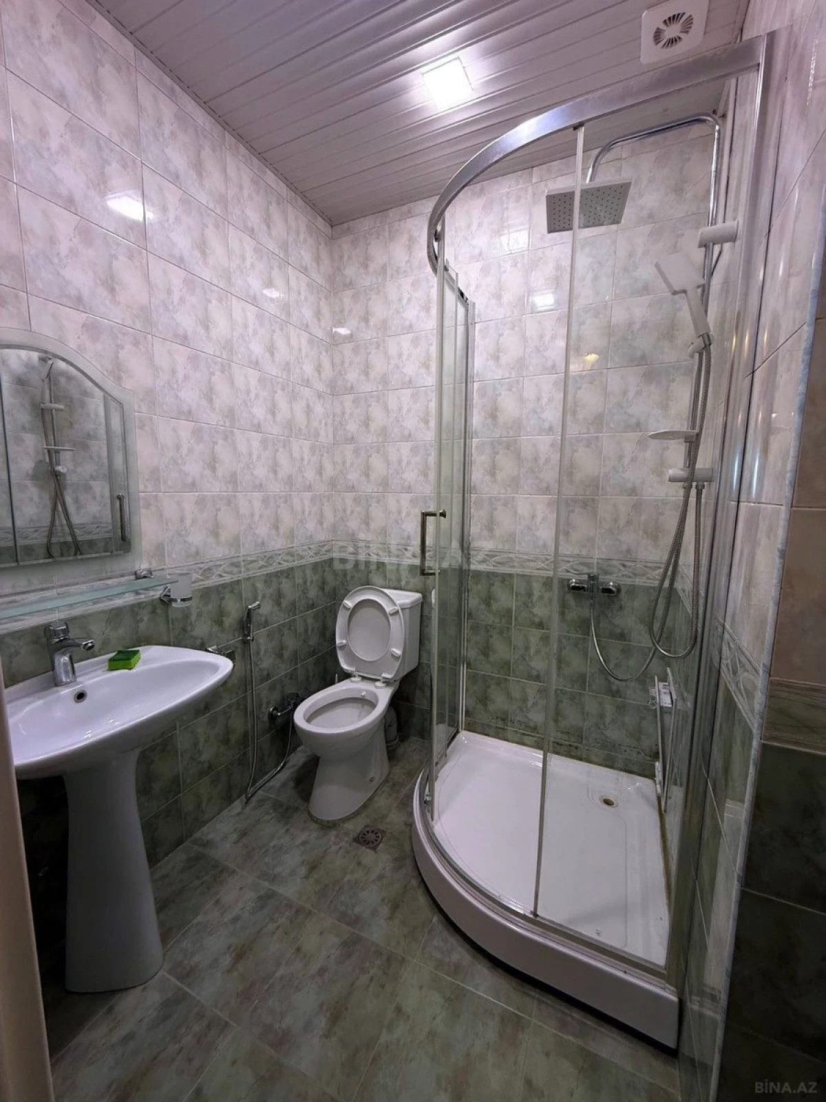 Satılır 3 otaqlı mənzil 110 m²