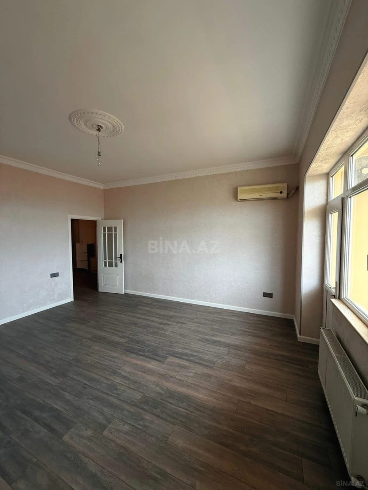 Satılır 3 otaqlı mənzil 110 m²