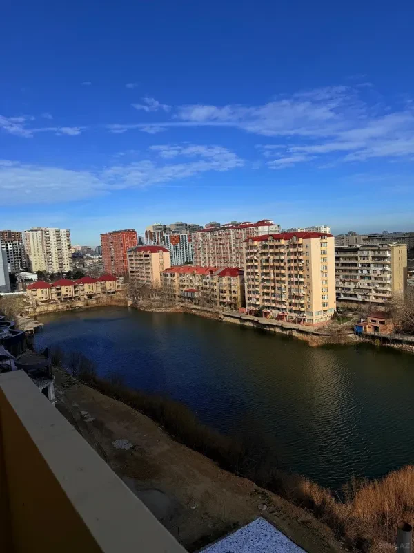 Satılır 3 otaqlı mənzil 110 m²