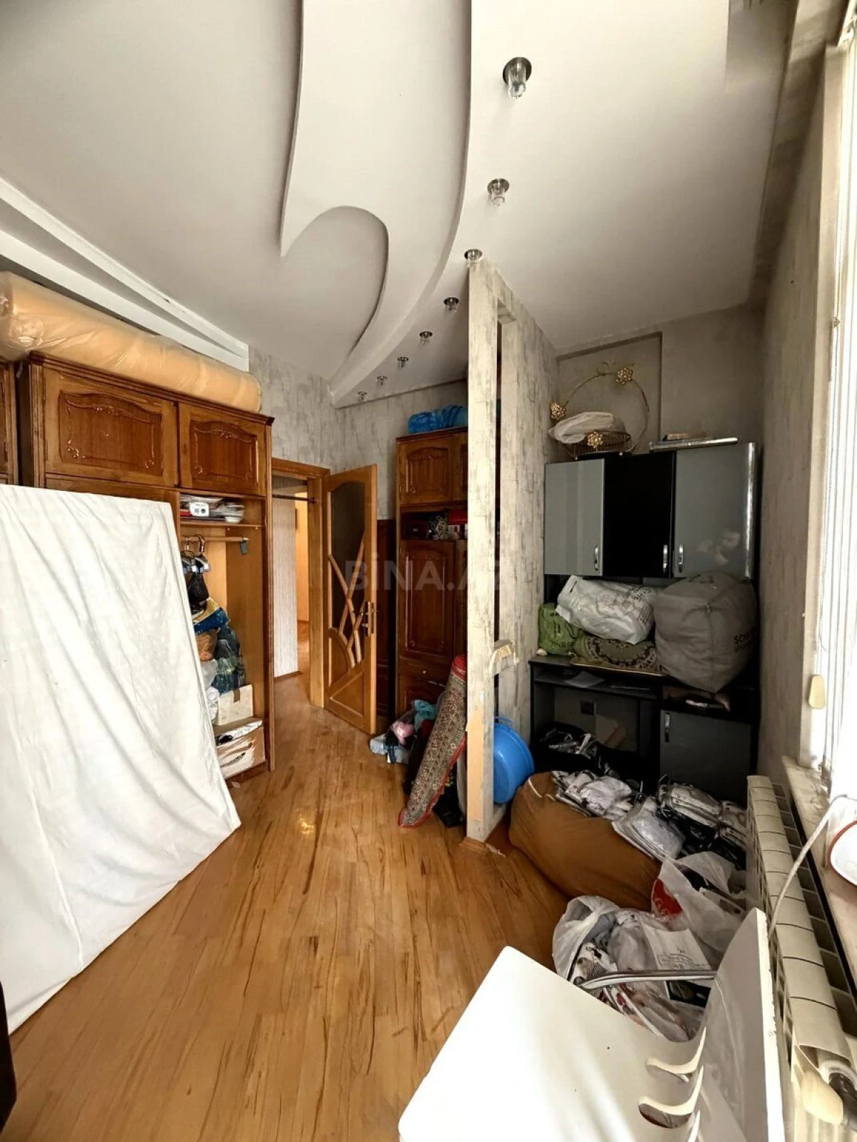 Satılır 4 otaqlı mənzil 218 m²