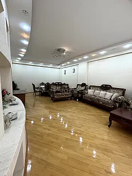 Satılır 4 otaqlı mənzil 218 m²