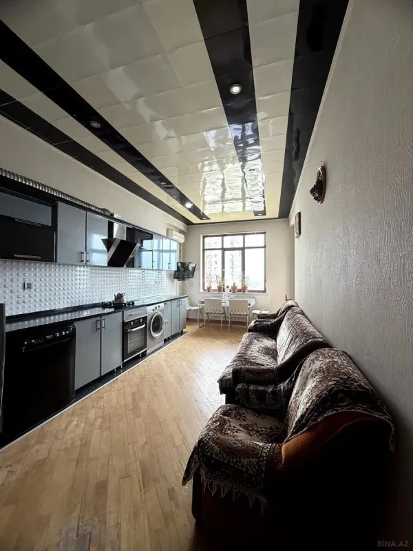Satılır 4 otaqlı mənzil 218 m²