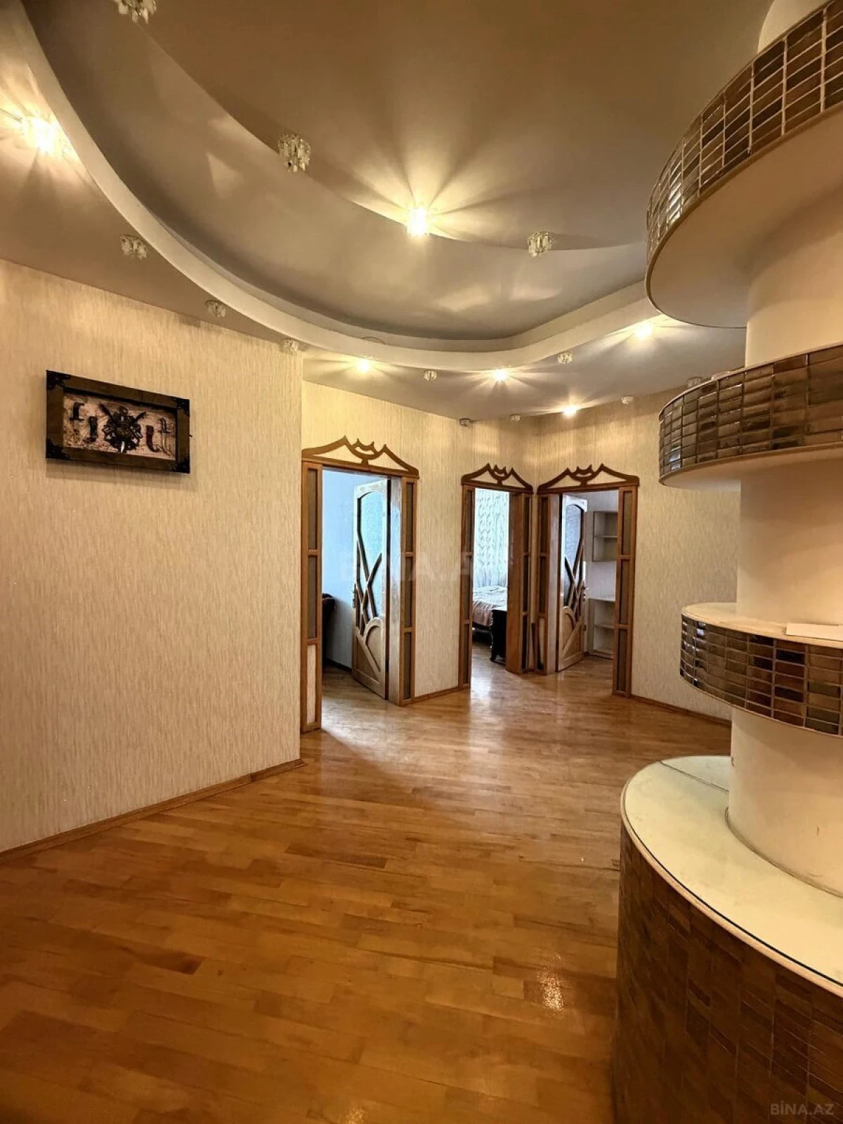Satılır 4 otaqlı mənzil 218 m²