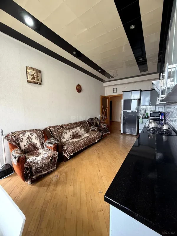 Satılır 4 otaqlı mənzil 218 m²
