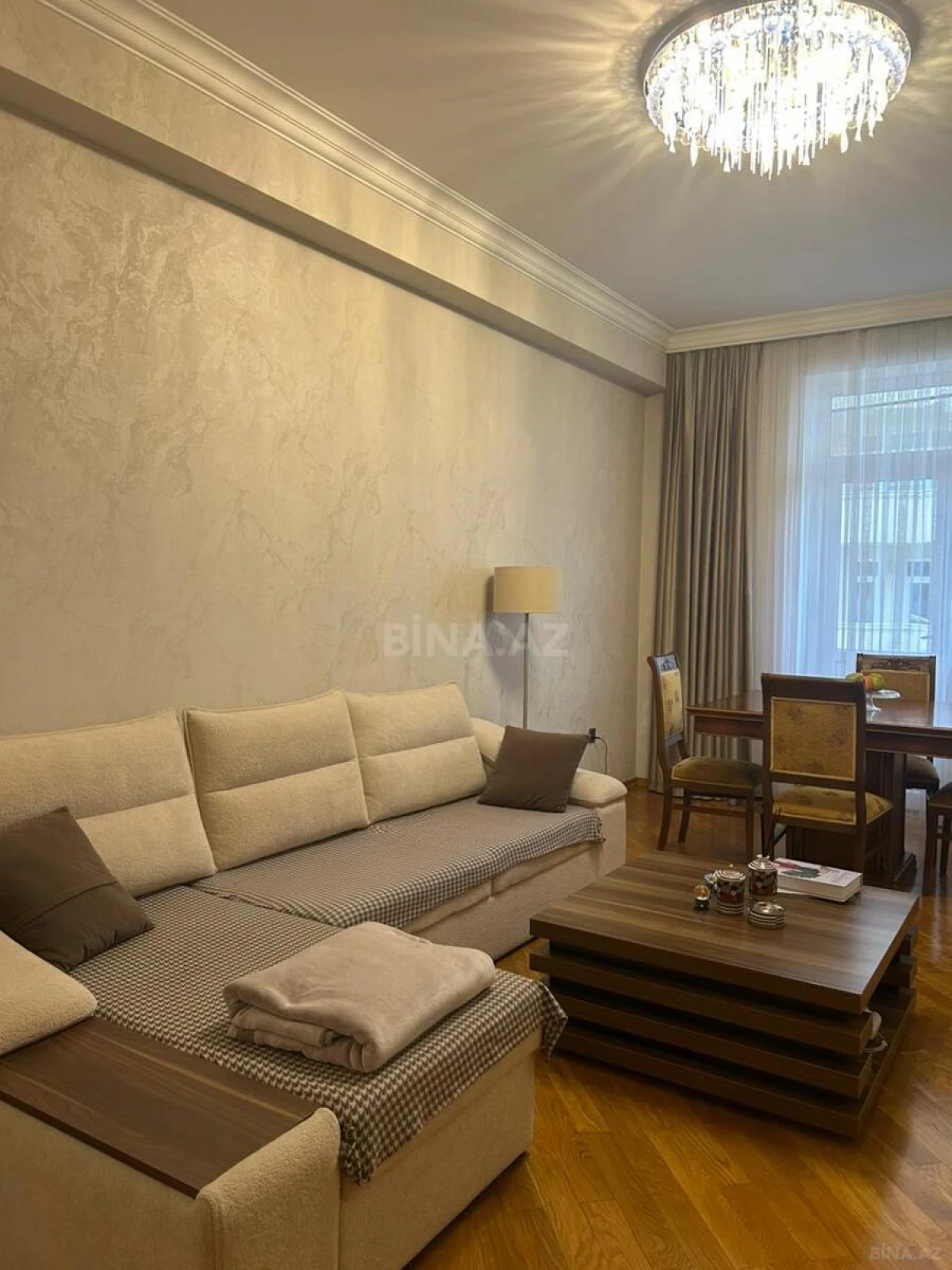Kirayə verilir 2 otaqlı mənzil 85 m²