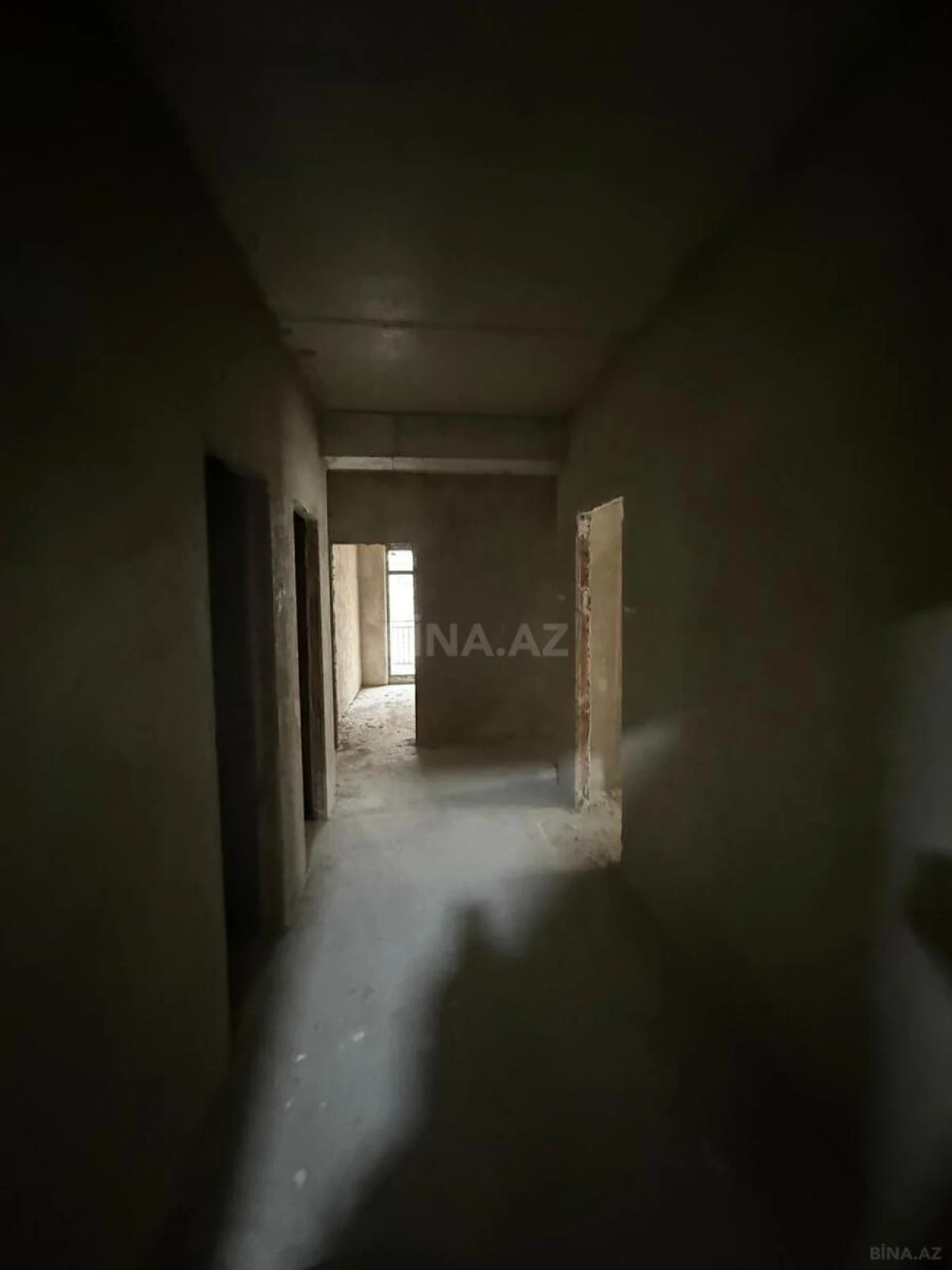Satılır 4 otaqlı mənzil 150 m²