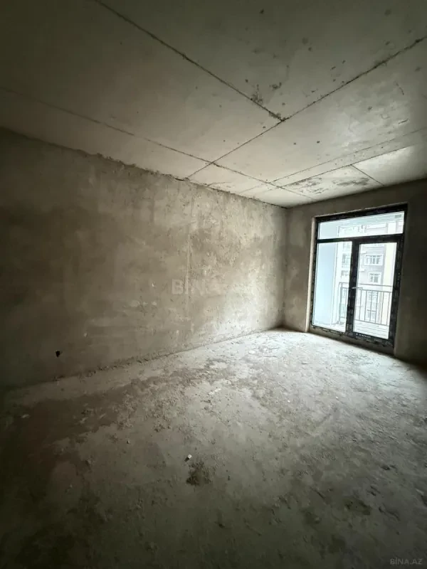 Satılır 4 otaqlı mənzil 150 m²