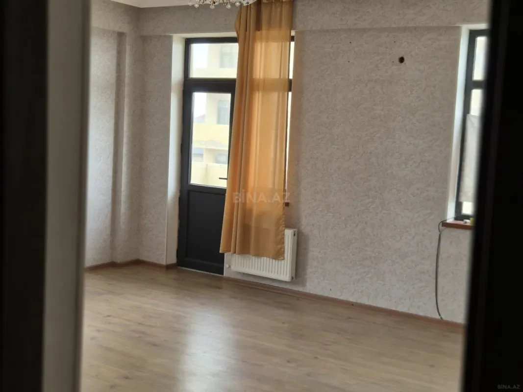 Satılır 3 otaqlı mənzil 82 m²