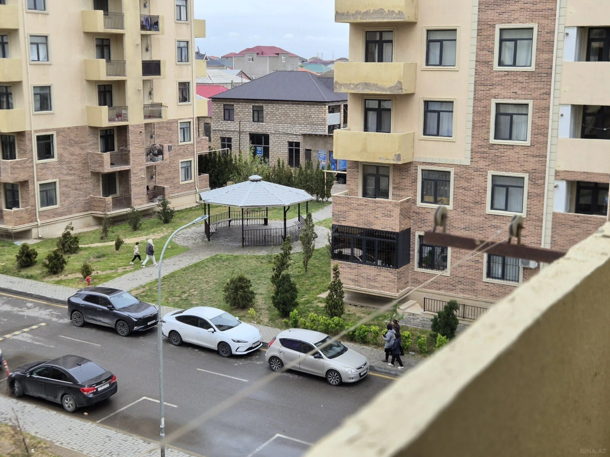 Satılır 3 otaqlı mənzil 82 m²