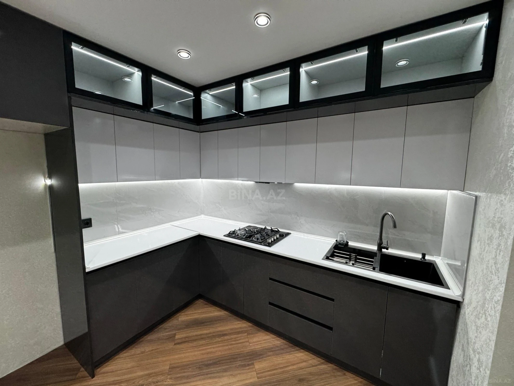 Satılır 2 otaqlı mənzil 65 m²