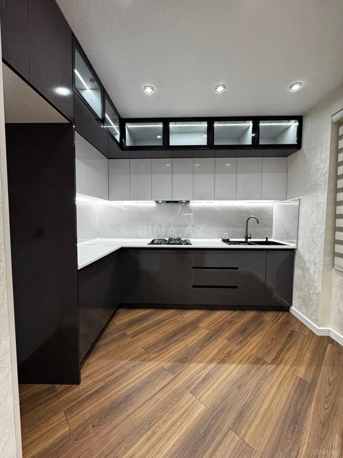 Satılır 2 otaqlı mənzil 65 m²