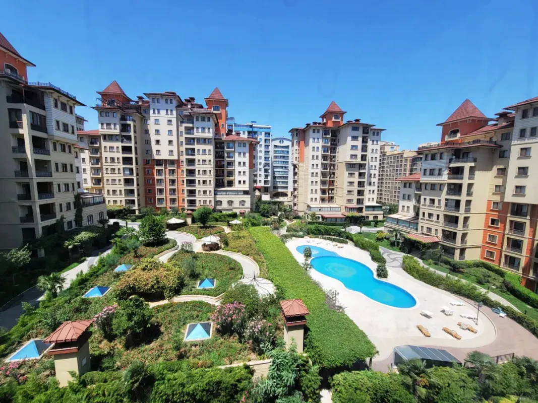 Satılır 4 otaqlı mənzil 278 m²