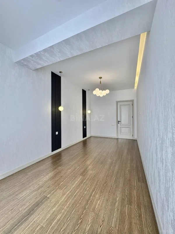 Satılır 3 otaqlı mənzil 140 m²