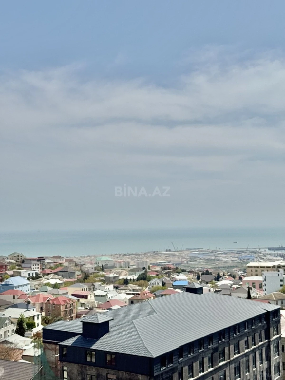 Satılır 3 otaqlı mənzil 140 m²