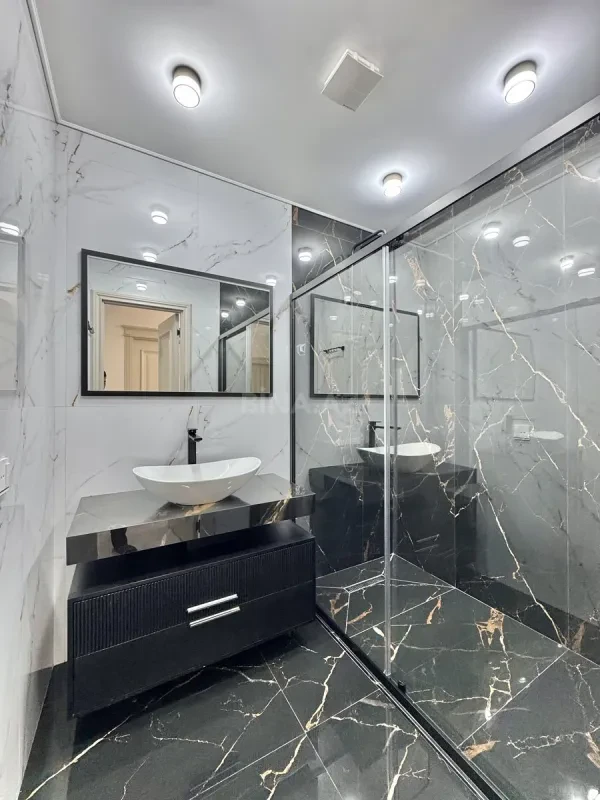Satılır 3 otaqlı mənzil 140 m²