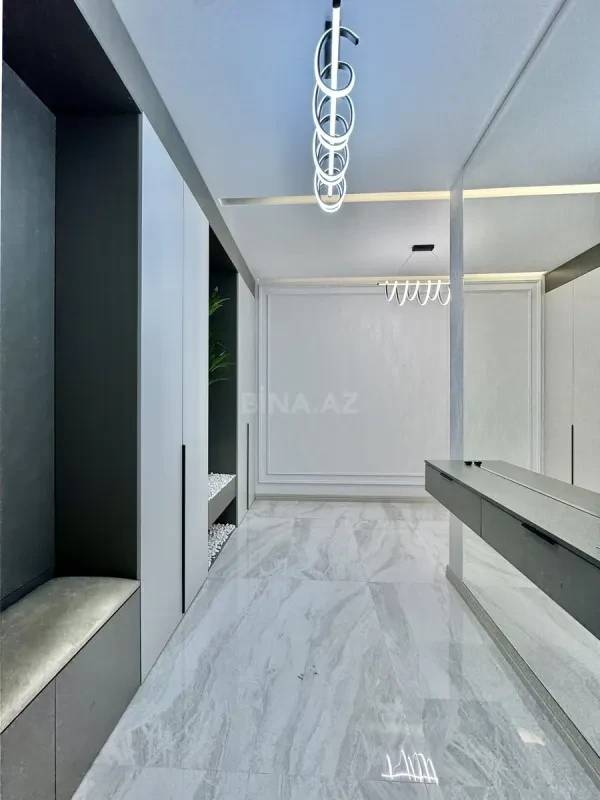 Satılır 3 otaqlı mənzil 140 m²