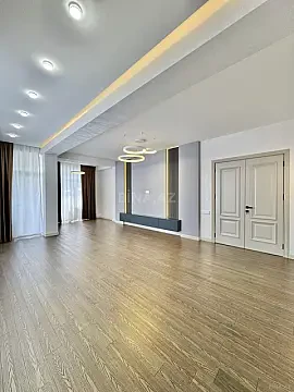 Satılır 3 otaqlı mənzil 140 m²
