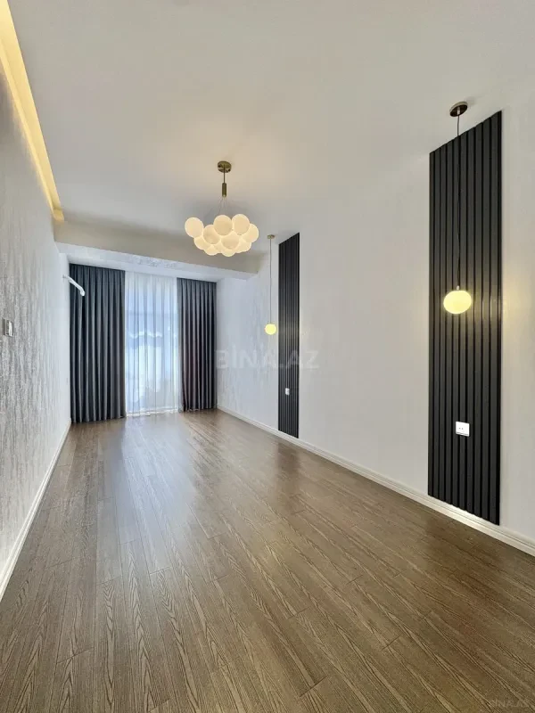 Satılır 3 otaqlı mənzil 140 m²