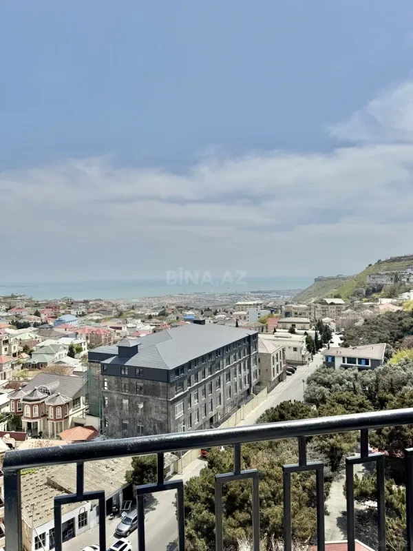 Satılır 3 otaqlı mənzil 140 m²