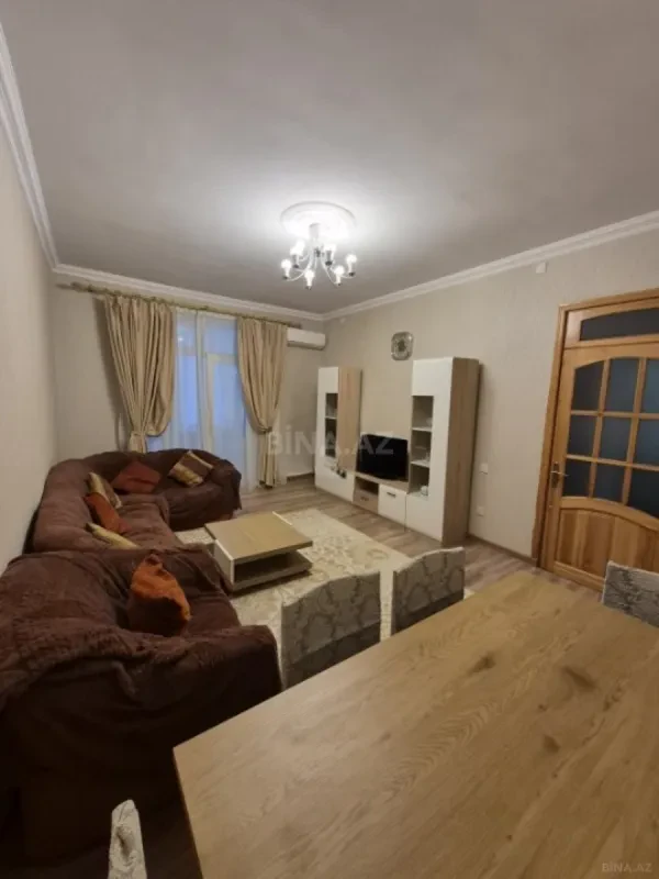 Kirayə verilir 3 otaqlı mənzil 110 m²