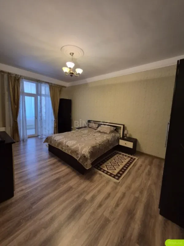 Kirayə verilir 3 otaqlı mənzil 110 m²