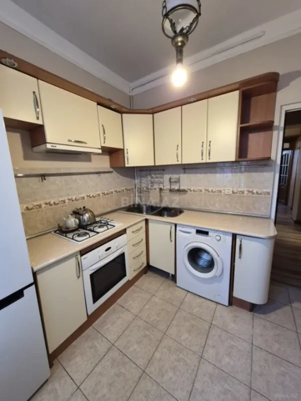Kirayə verilir 3 otaqlı mənzil 110 m²