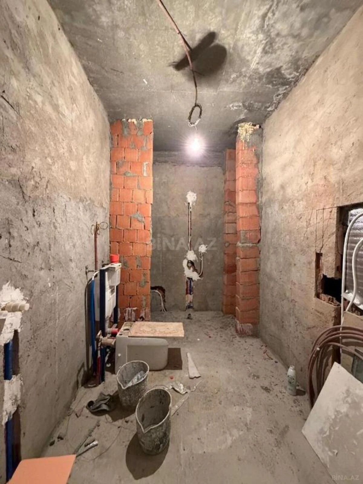 Satılır 4 otaqlı mənzil 205 m²