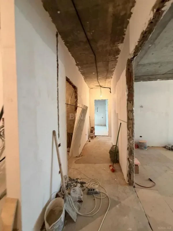 Satılır 4 otaqlı mənzil 205 m²