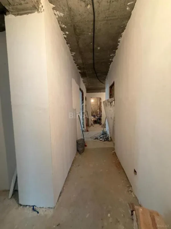 Satılır 4 otaqlı mənzil 205 m²