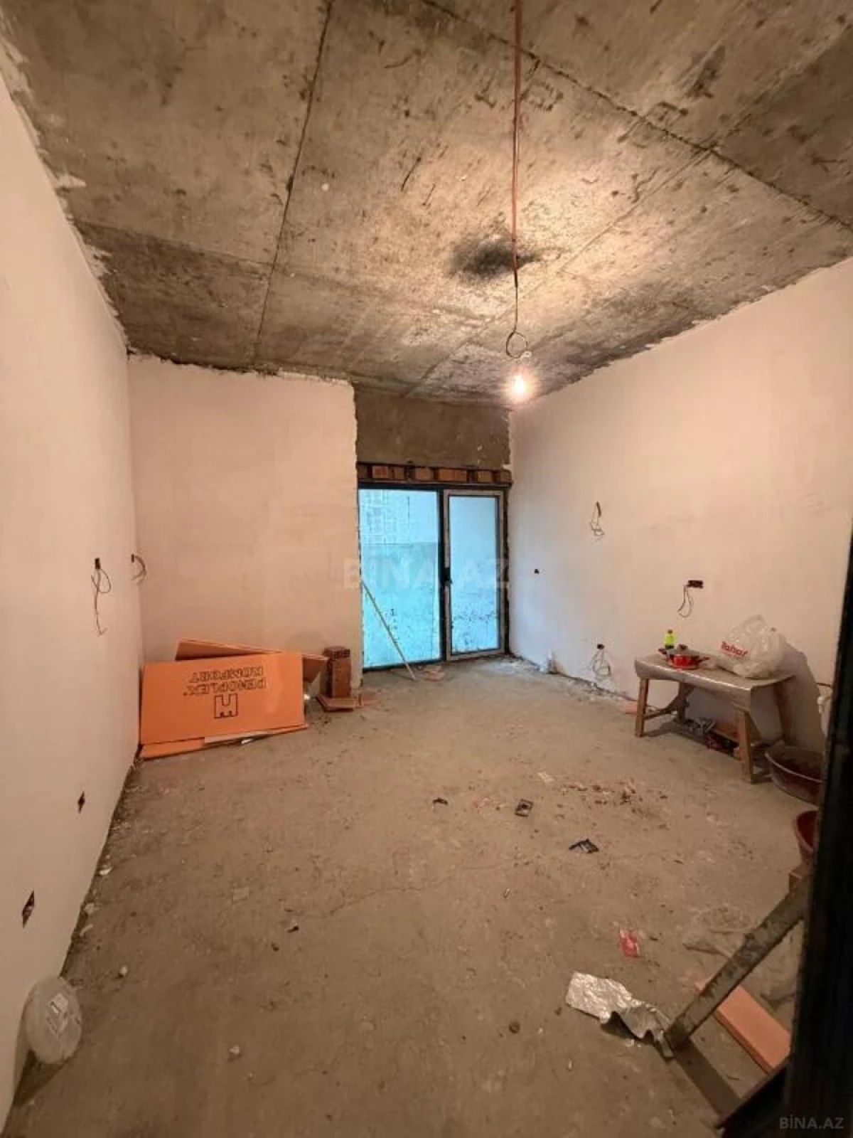Satılır 4 otaqlı mənzil 205 m²