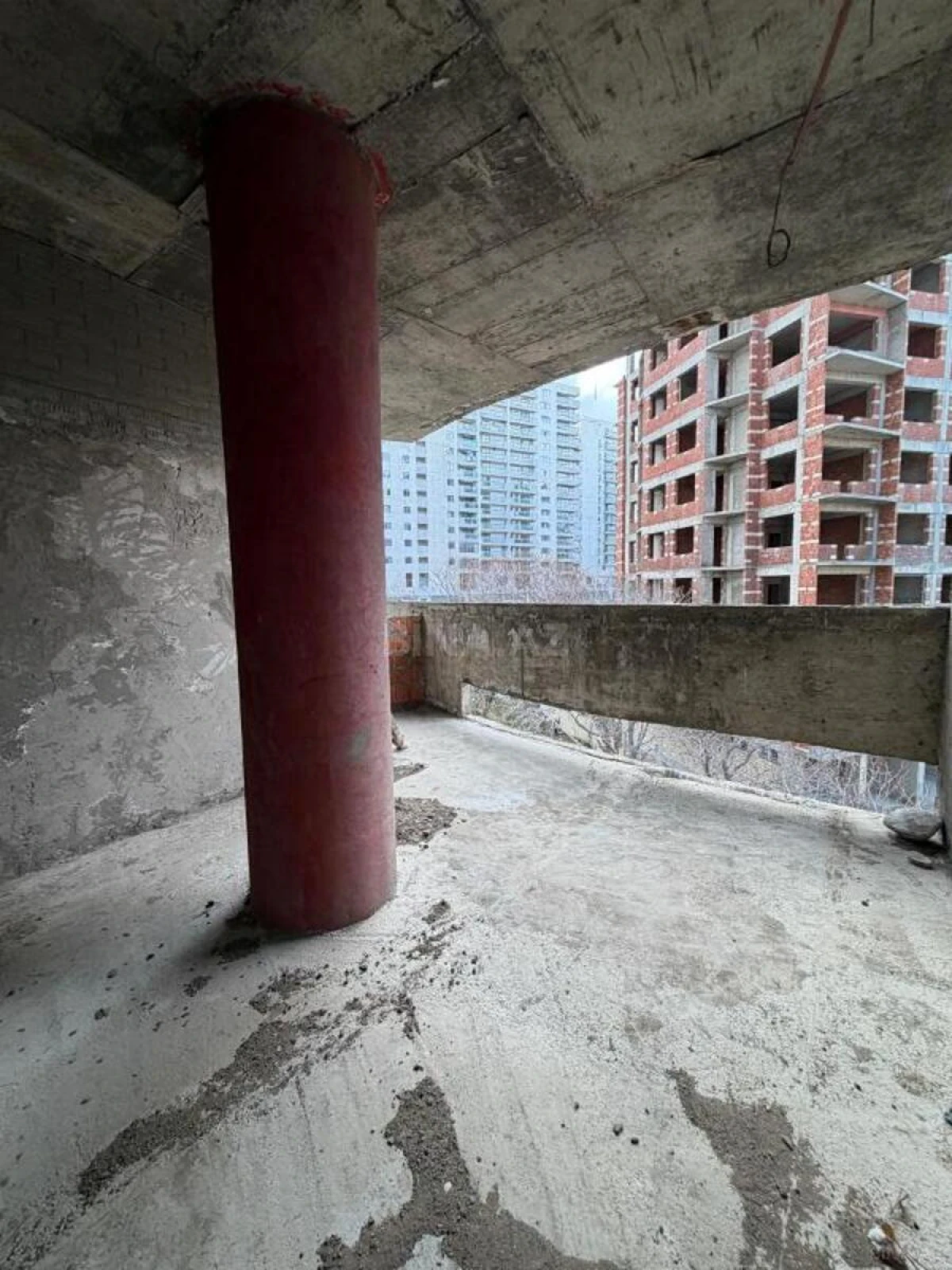Satılır 4 otaqlı mənzil 205 m²