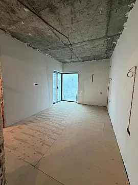 Satılır 4 otaqlı mənzil 205 m²