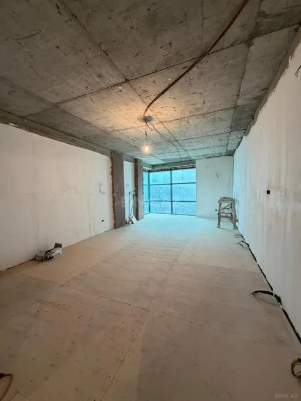 Satılır 4 otaqlı mənzil 205 m²