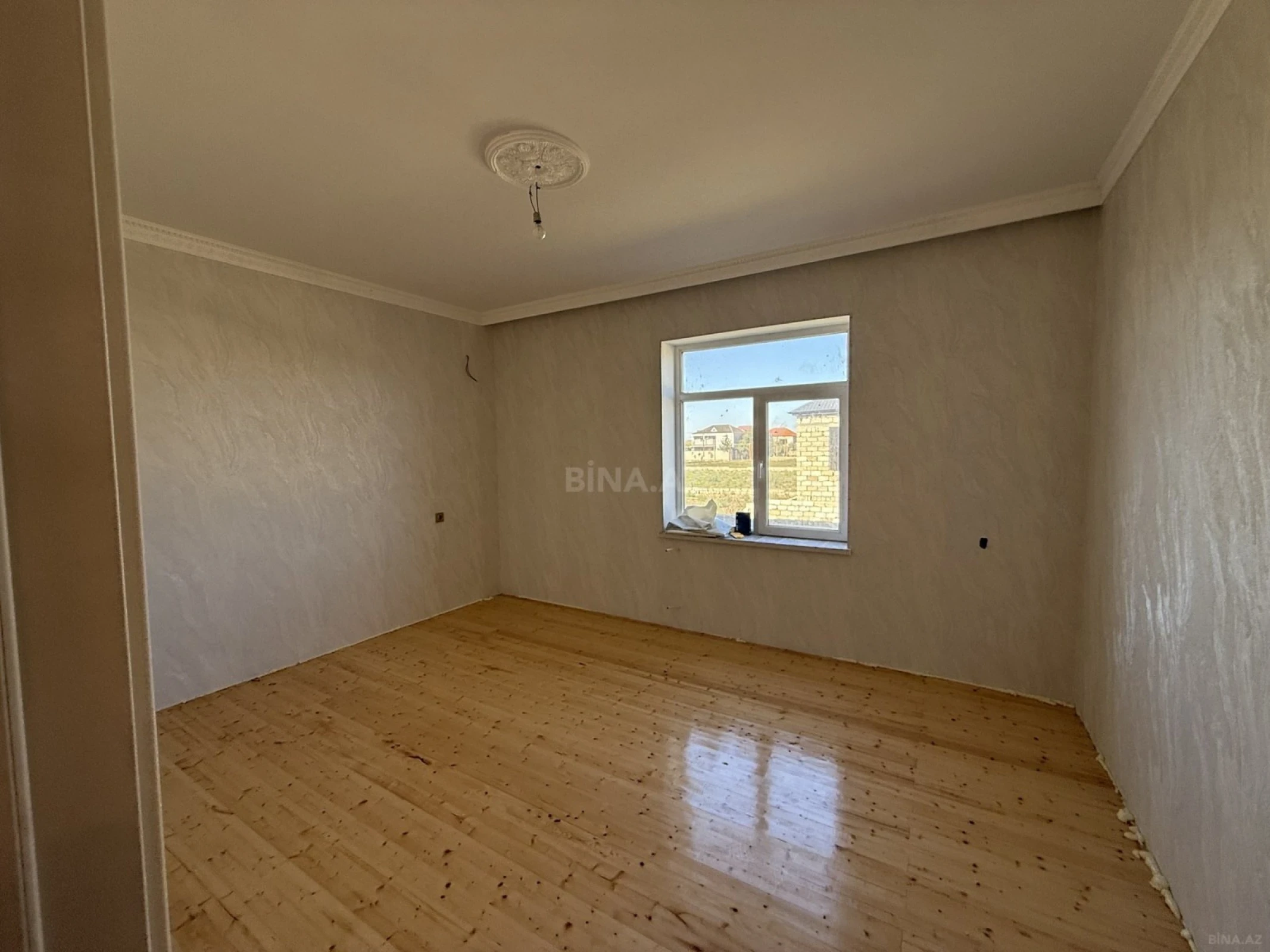 Satılır 3 otaqlı həyət evi 100 m²