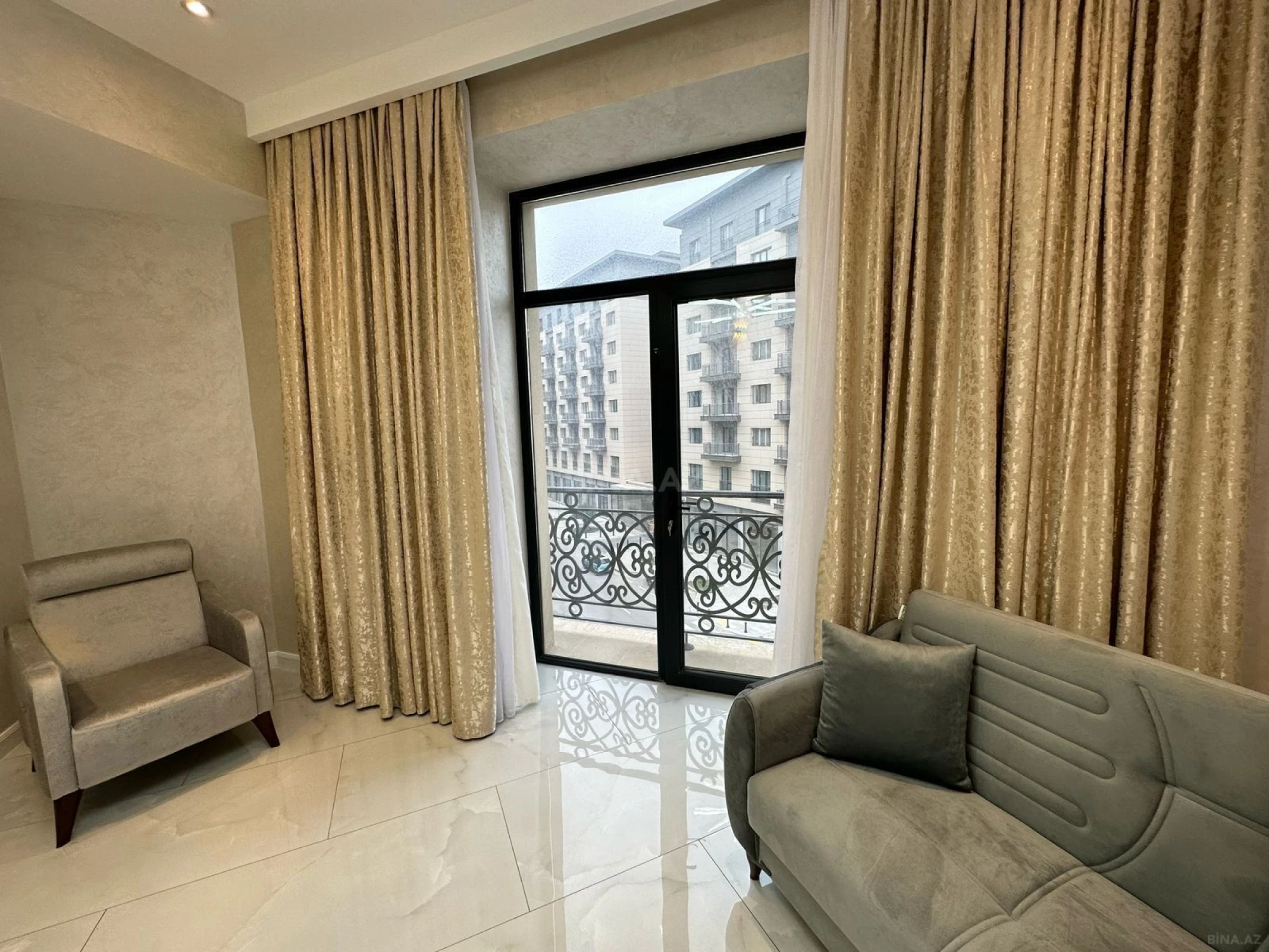 Kirayə verilir 3 otaqlı mənzil 100 m²