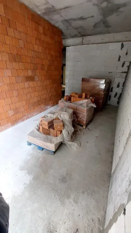 Satılır 2 otaqlı mənzil 90.5 m²
