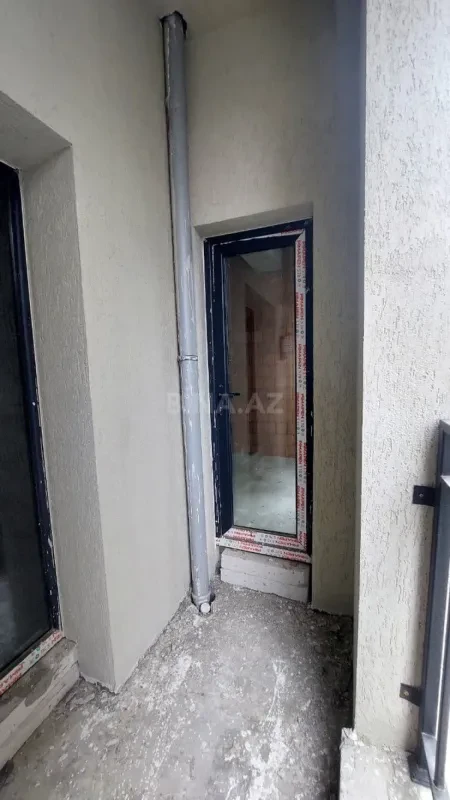 Satılır 2 otaqlı mənzil 90.5 m²