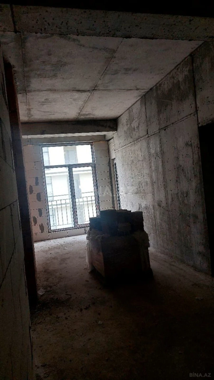 Satılır 2 otaqlı mənzil 90.5 m²