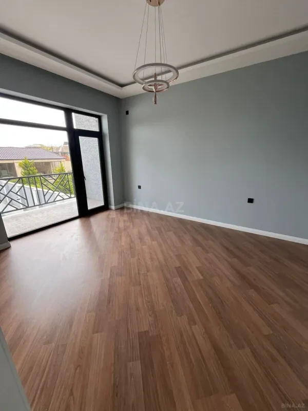 Satılır 5 otaqlı həyət evi 250 m²